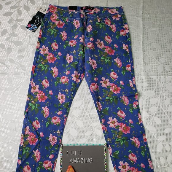 Floral Jeans - Picture 1 of 5